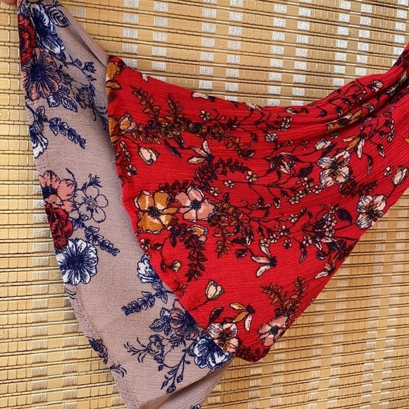XHILARATION RED FLORAL BELL SLEEVES ROMPER SIZE M - Picture 9 of 15